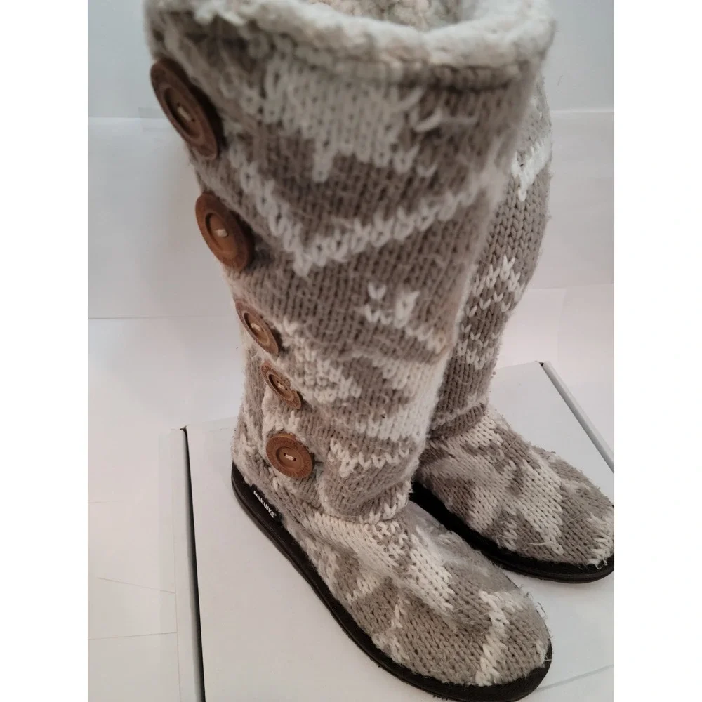 MUK LUKS‎ Knit Boots Women Size 7 Fair Isle Snowflake Taupe Button Tall Sherpa